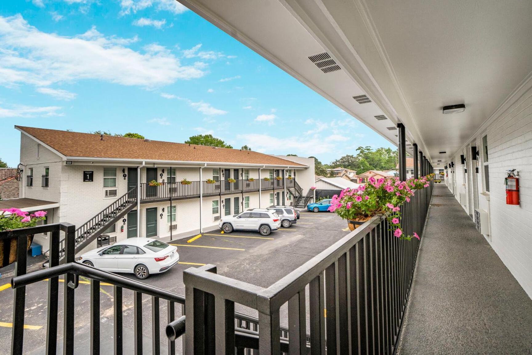 Redamo Suites Jefferson ภายนอก รูปภาพ
